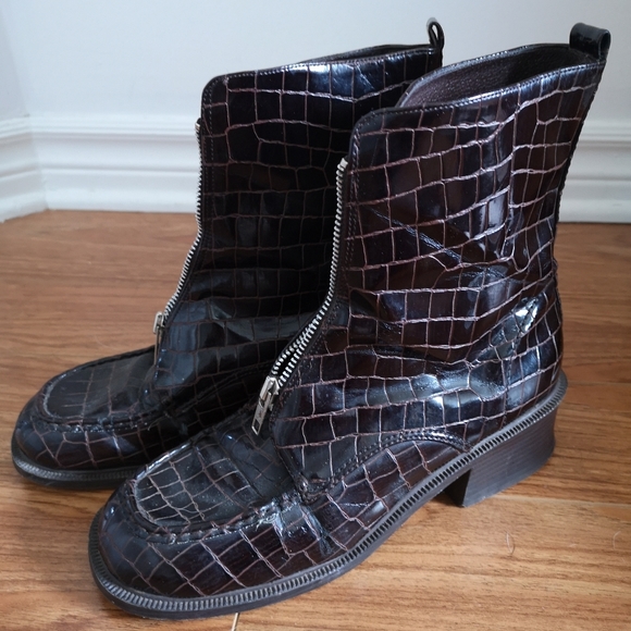 Brown vintage snakeskin style boots - Picture 3 of 3